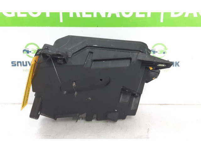 Блок предохранителей  284B88494R, 284B82945R   Renault Arkana    