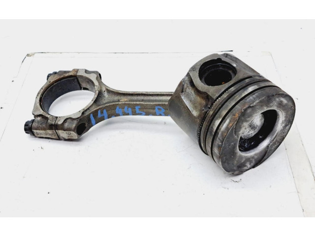  Поршень    Toyota Auris E180  