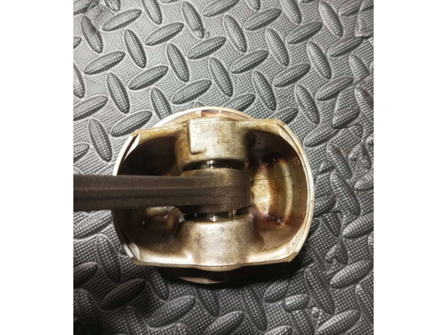 Píst 7838623   BMW M5    S85 B50AA 
