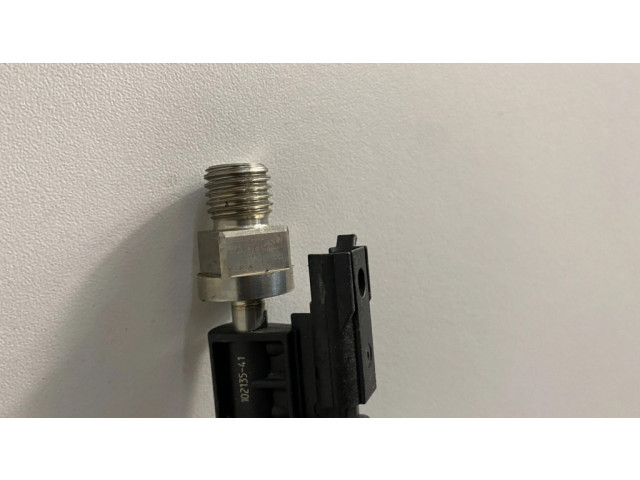 Vstřikovač 7639994   BMW 2 F22 F23  pro benzínový motor 3.0  