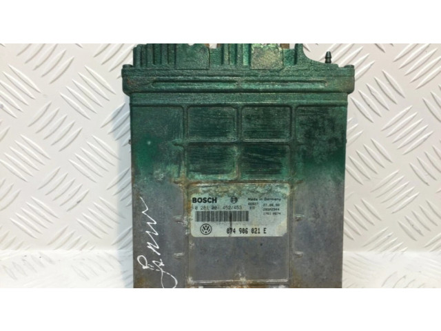 Блок управления двигателя 074906021E   Volkswagen II LT