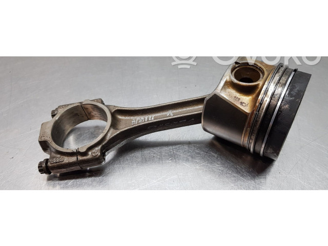 Píst 04L107065AM001, 03L105401A   Skoda Octavia Mk3 (5E)    DDY 