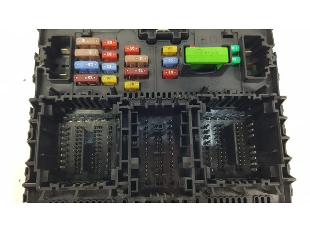 Блок предохранителей HU5T15604ECR   Ford Ecosport    