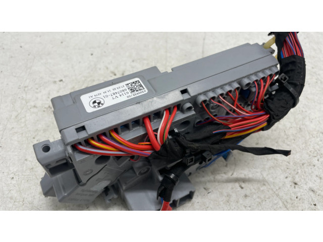   Pojistková skříňka 6807487   BMW 3 G20 G21 2020
