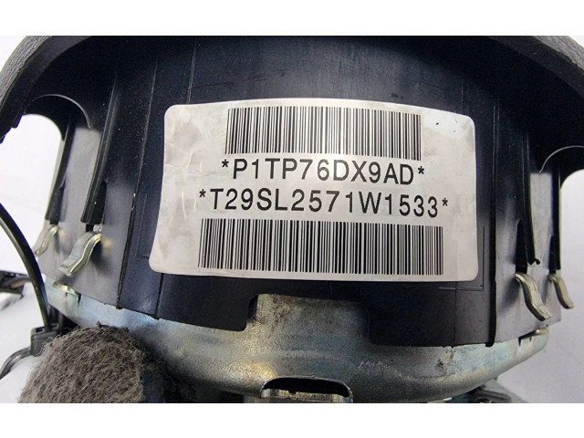 Подушка безопасности водителя P1TP76DX9AD   Fiat Freemont