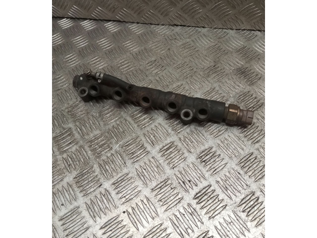 Vstřikovací lišta 8945812020   Toyota Avensis T220     