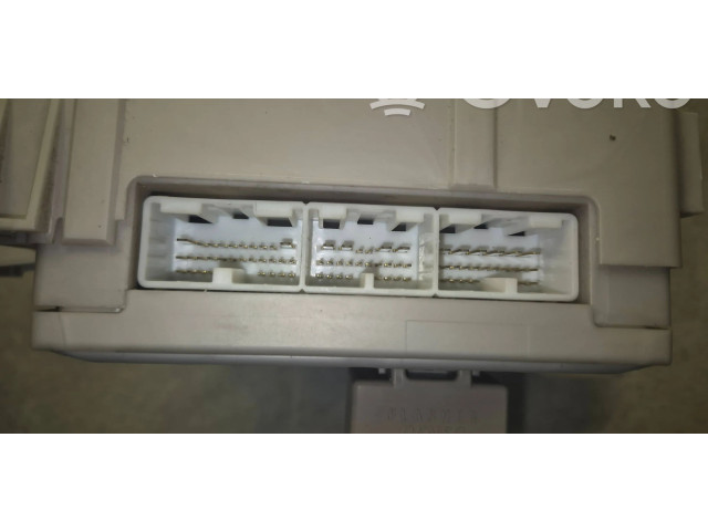   Pojistková skříňka 8198050030, 9098702022   Toyota Land Cruiser (J120) 2003