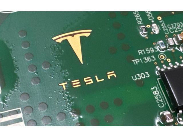 Řídící jednotka 108569320F, 108659214H   Tesla Model Y 2022