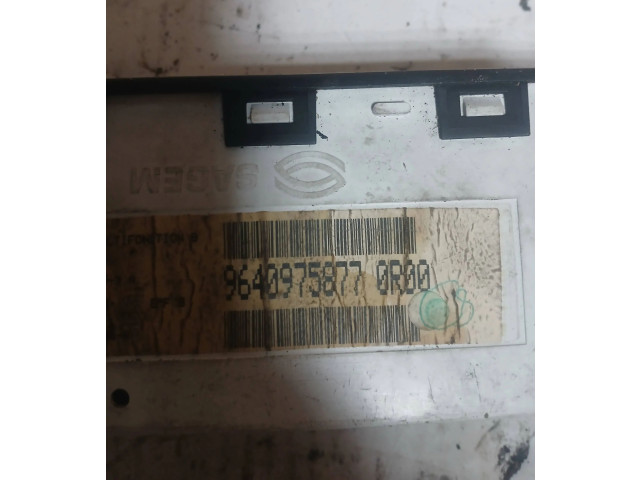 Дисплей    9640975877   Peugeot 406