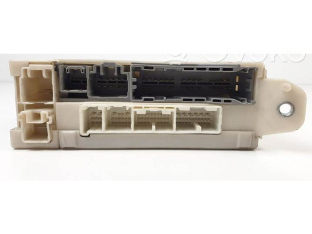   Pojistková skříňka 8273030281   Lexus GS 300 350 430 450H 1999