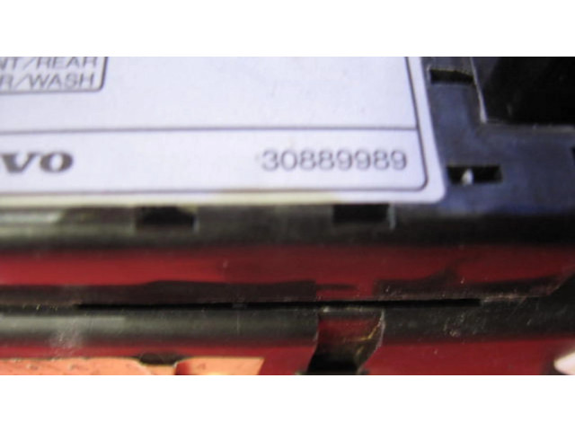Блок предохранителей 30889989, MB953383   Volvo S40, V40    