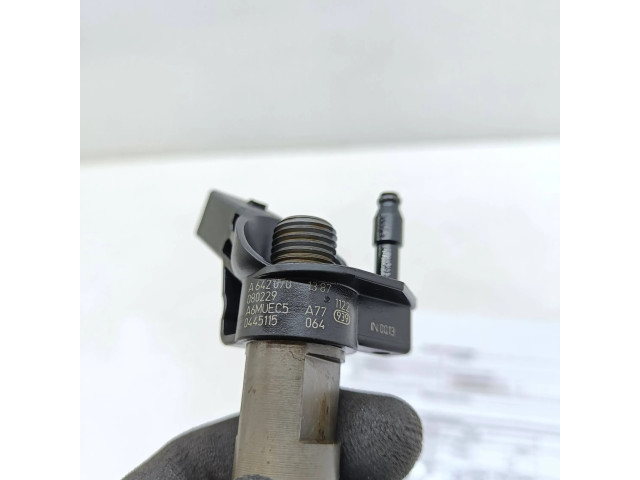 Vstřikovač A6420701387   Mercedes-Benz C W204  pro naftový motor 3.0 642960 