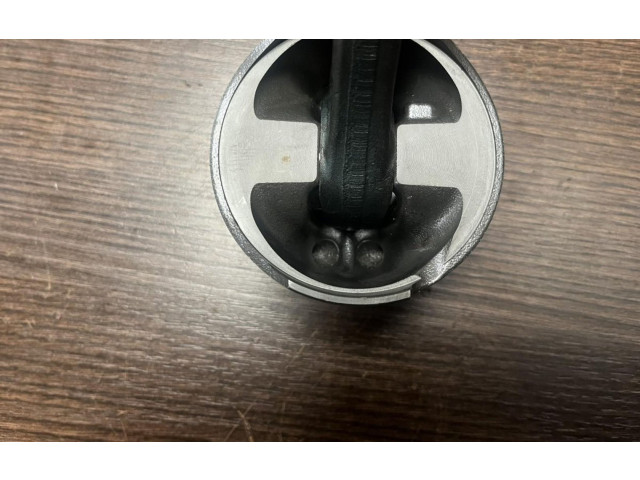  Поршень OM646.982 6460300717, 6460300717  Mercedes-Benz Vito Viano W639  