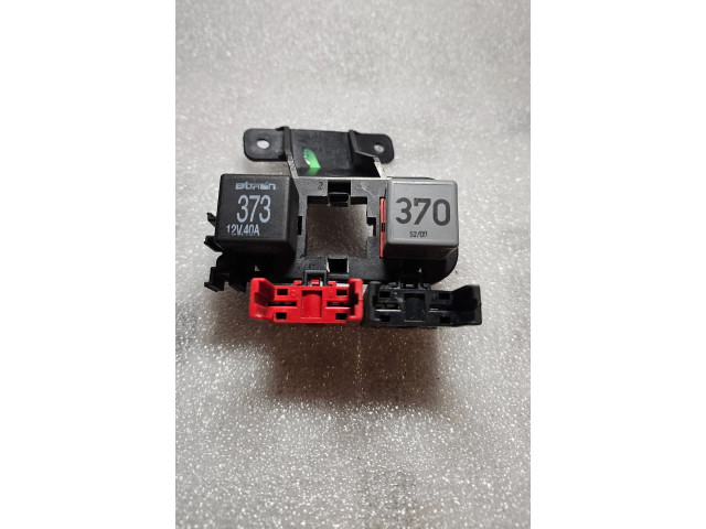 Блок предохранителей  4b1937503   Audi A6 Allroad C5    