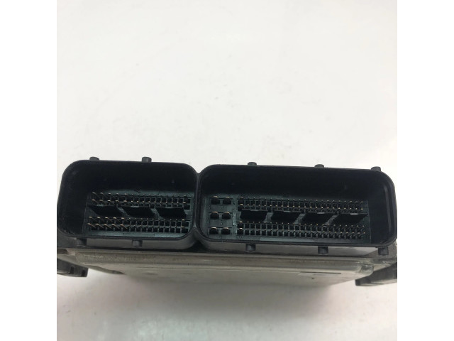 Řídící jednotka 391202A236, 0281030600   Hyundai i40 2011