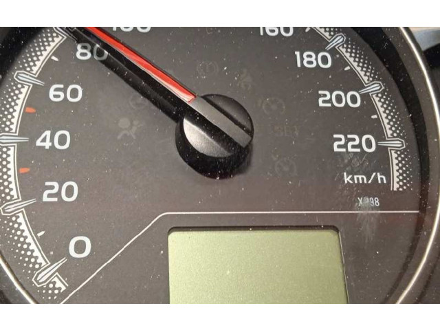Přístrojová deska  Toyota Yaris 2017 838000U270, MB1575607574  