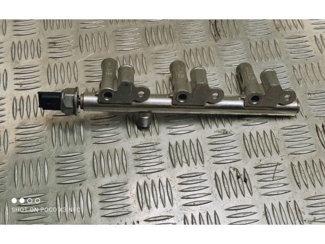 Vstřikovací lišta 9802438180   Citroen C4 Cactus  pro benzínový motor 1.2  