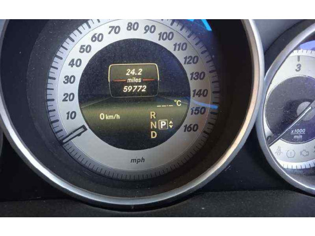 Přístrojová deska  Mercedes-Benz CLK AMG A208 C208 2014 A2129007918, A2C91366700  