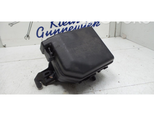 Блок предохранителей 42564728   Opel Karl    