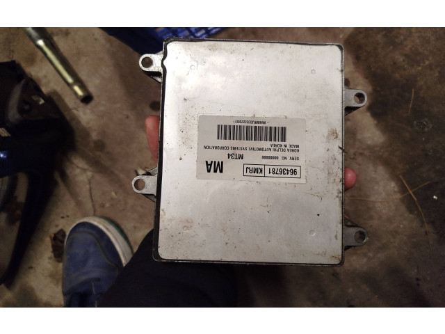 Блок управления двигателем Блок управления 96436781   Suzuki Forenza