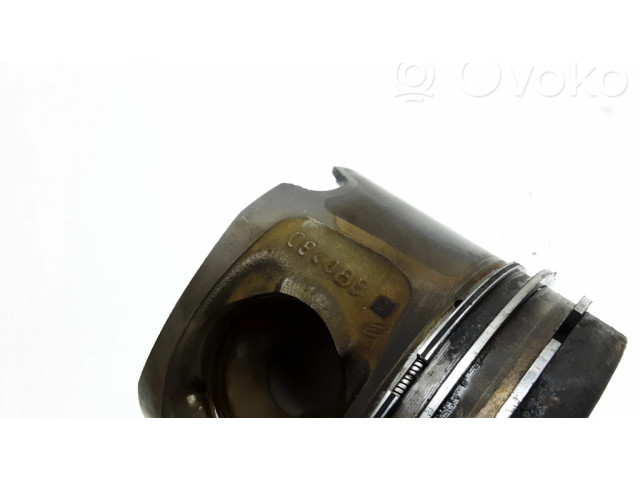 Píst 0840BB   BMW 3 E90 E91  pro naftový motor 2.0  