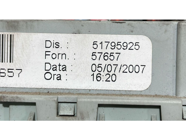   Pojistková skříňka 51795925, 51795925   Lancia Musa 2006