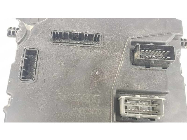   Pojistková skříňka 8200924038   Renault Kangoo II 2008