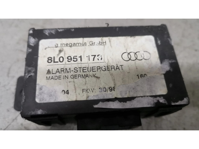 Блок управления 8L0951173   Audi A8 S8 D2 4D