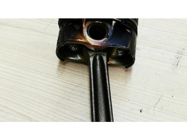  Поршень с шатуном  7846593  BMW 3 GT F34 для бензинового двигателя 2.8