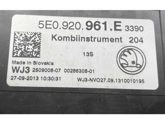 Přístrojová deska  Skoda Octavia Mk3 (5E) 2018 5E0920961E  
