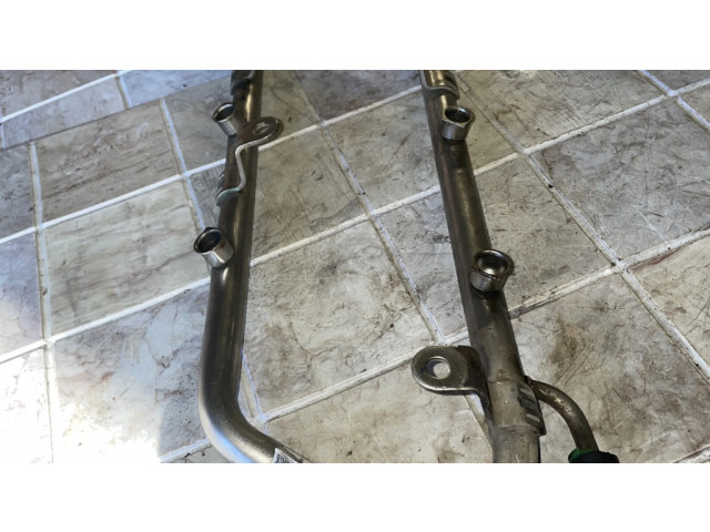 Vstřikovací lišta 04861581AB   Chrysler Pacifica  pro benzínový motor 3.5  