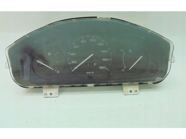 Přístrojová deska  Mazda Demio 2002 DC22218500  