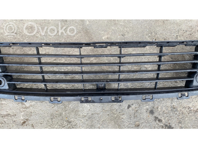 Нижняя решётка (из трех частей) Citroen C5 2008-2016 года 968105267703, 2001586      