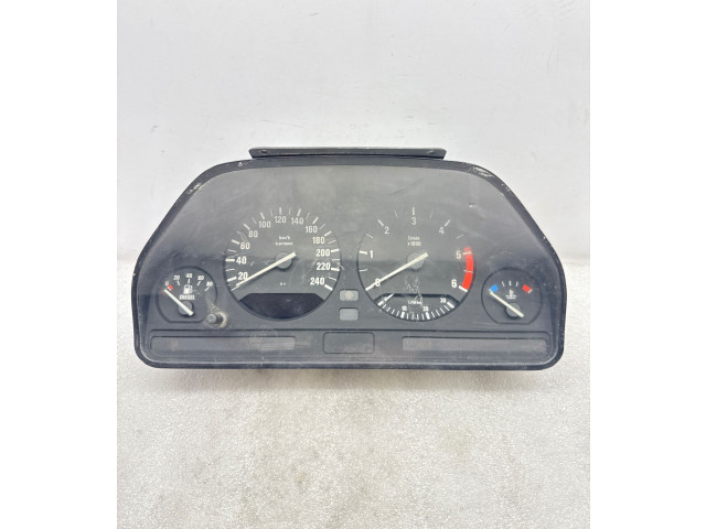 Přístrojová deska  BMW 5 E34 1992 8361124, 8361120  
