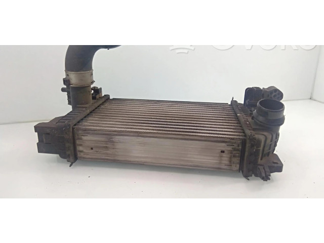 Интеркулер  13283253   Opel Meriva B 