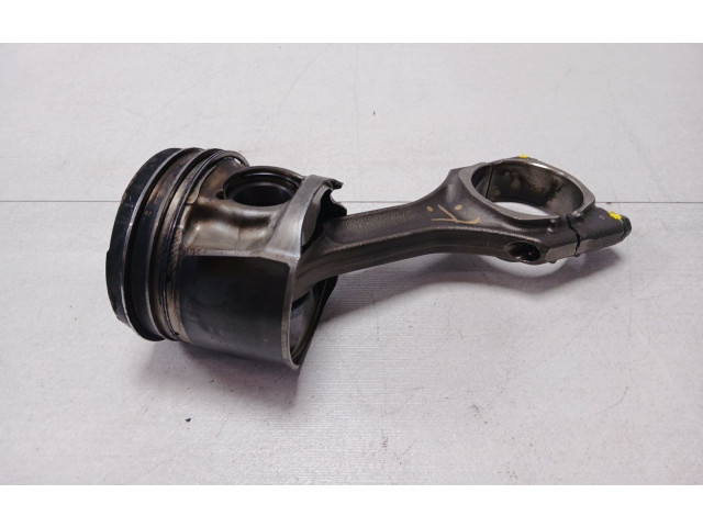 Píst 0687776302   Opel Mokka    B16DTH 