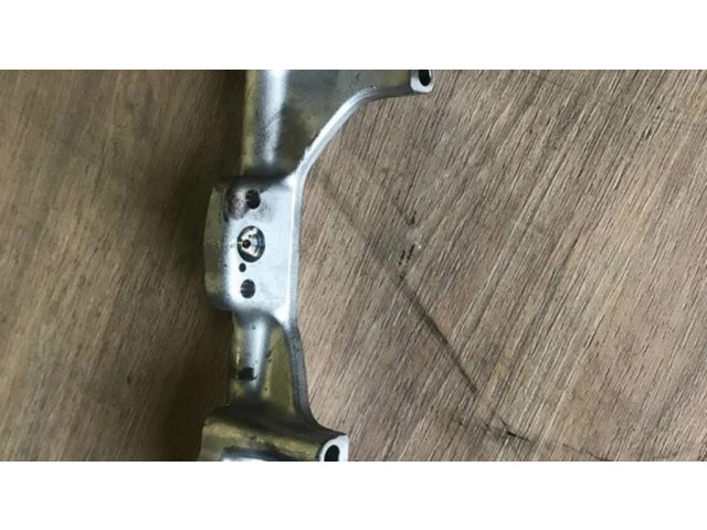 Vstřikovací lišta 14018510   BMW X1 F48 F49  pro naftový motor 2.0  