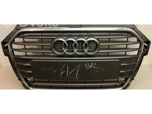 Передняя решётка Audi A1 2010-2018 года 8XA853651B, 8XA853651C      