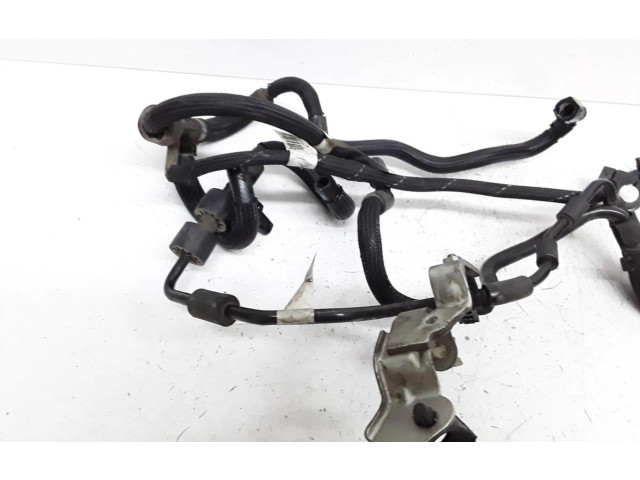 Vstřikovač 858345801   Toyota Avensis T270     