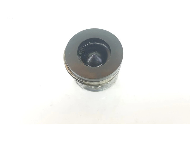  Поршень с шатуном  11258519401, 1212CD  BMW 2 Active Tourer U06  1.5