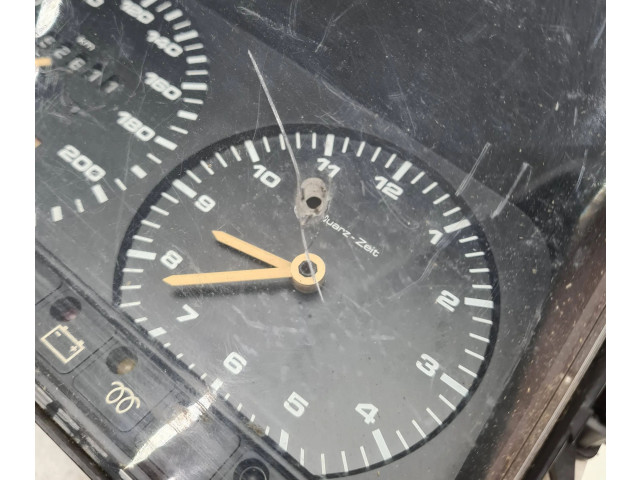 Přístrojová deska  Volkswagen PASSAT B3 1993 81117621  