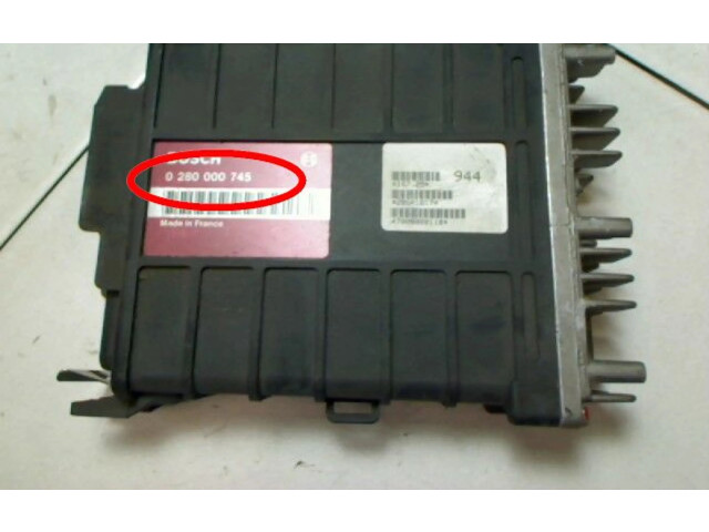 Řídící jednotka 0280000745   Peugeot 205 1992