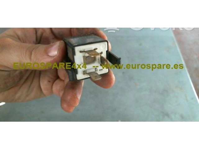 Блок предохранителей MB302373   Mitsubishi Montero    