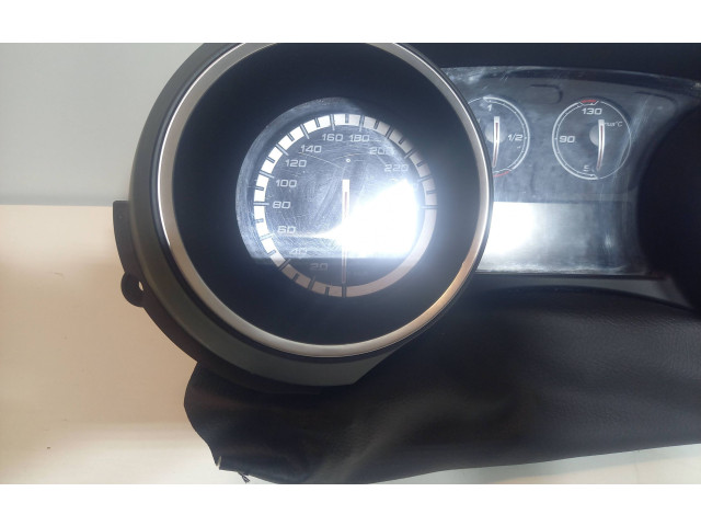 Přístrojová deska  Alfa Romeo Giulietta 2010 50516478, 035603  