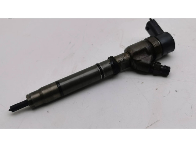 Vstřikovač 338002A800, 0445110411   Hyundai i40  pro naftový motor 1.7  