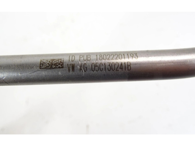 Топливная рампа 05E906054A   Skoda Scala  