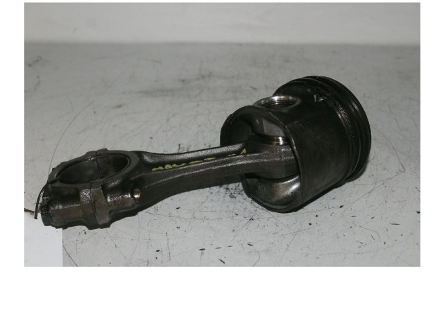  Поршень с шатуном 814043C   Renault Mascott  