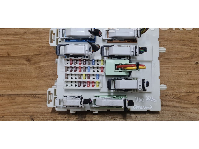 Блок предохранителей 31394963   Volvo V40 Cross country    
