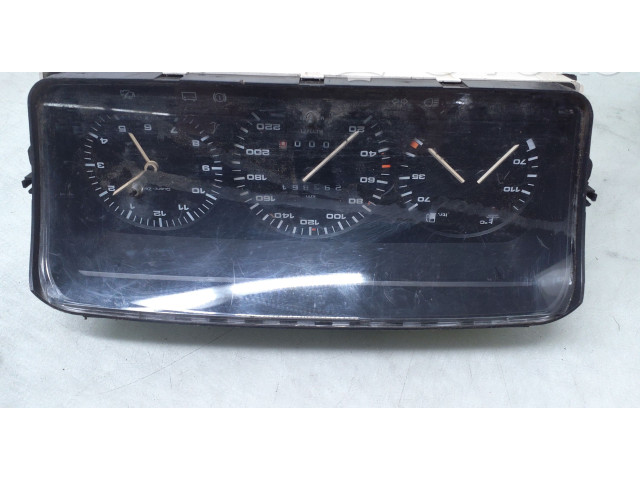 Přístrojová deska  Volkswagen PASSAT B3 1991 357919033R  