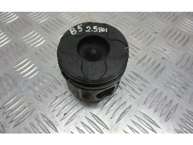  Поршень    Volkswagen PASSAT B5.5  